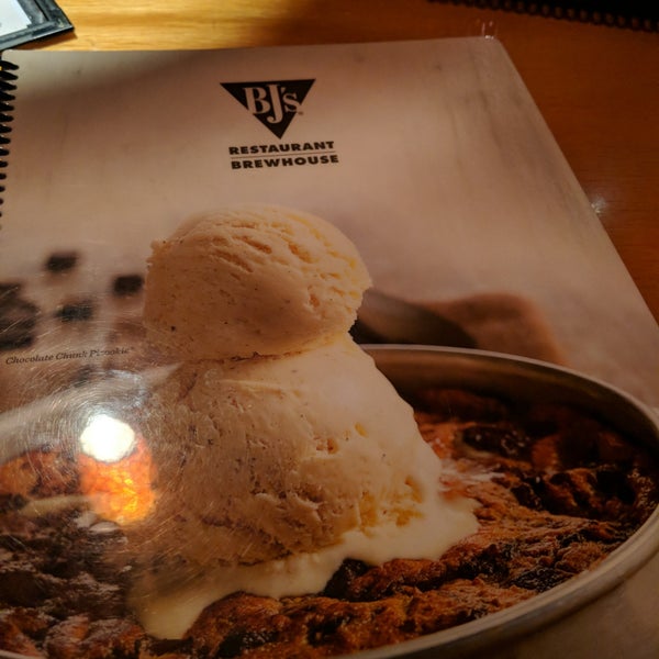 Photo taken at BJ&#39;s Restaurant &amp; Brewhouse by Christina S. on 1/25/2019