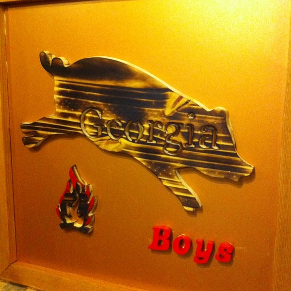 Das Foto wurde bei Georgia Boys BBQ - Frederick von Cyn am 1/30/2014 aufgenommen