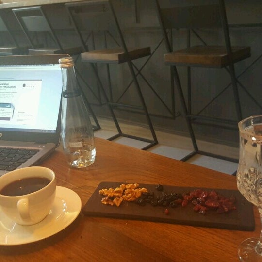 รูปภาพถ่ายที่ QUO Coffee โดย Saba Ö. เมื่อ 10/2/2016