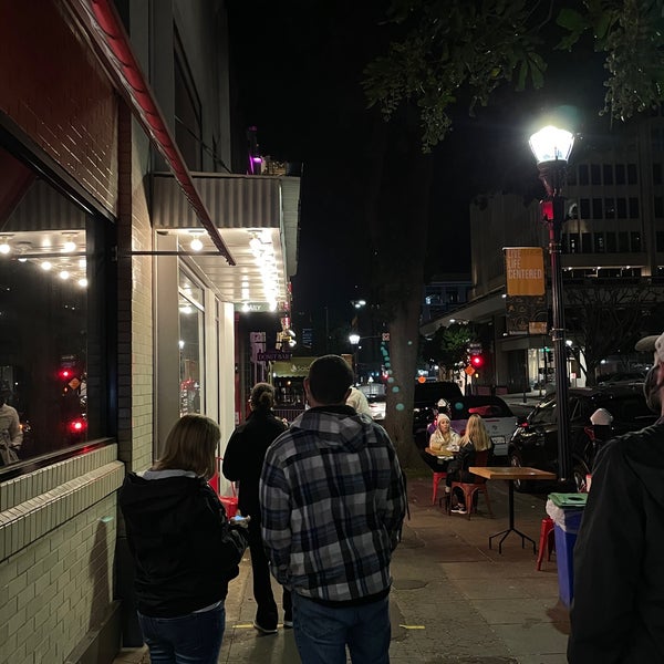 Foto diambil di The Taco Stand Downtown oleh S ☺️ pada 3/10/2021