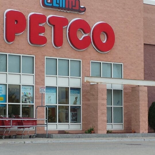 petco-pet-supplies-store-in-topsham