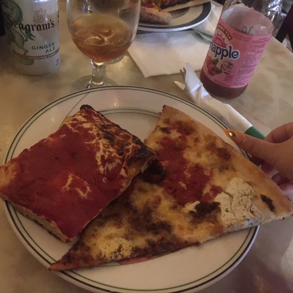 Das Foto wurde bei Uncle Paul&#39;s Pizza von ×t s u k i.- am 8/14/2017 aufgenommen