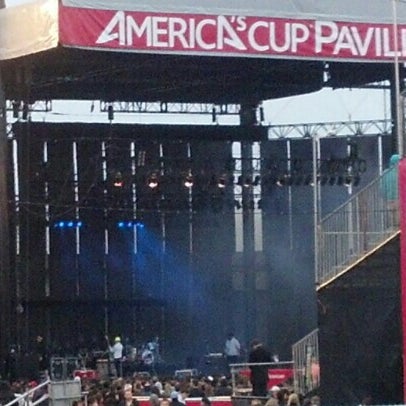 Foto tomada en America&#39;s Cup Pavilion  por Brooke D. el 7/26/2013