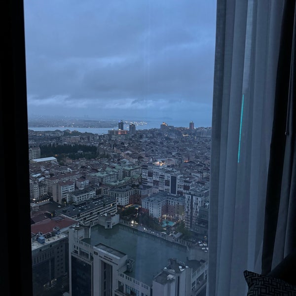 Снимок сделан в Hilton Istanbul Bomonti Hotel &amp; Conference Center пользователем Reem 4/28/2024