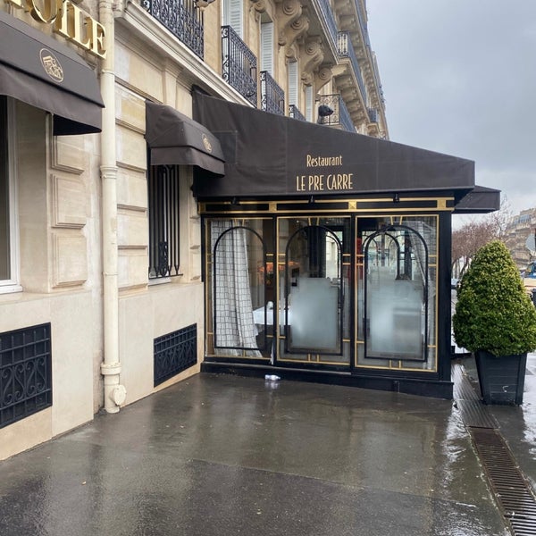 Foto diambil di Hôtel Splendid Étoile oleh Noura pada 3/17/2022