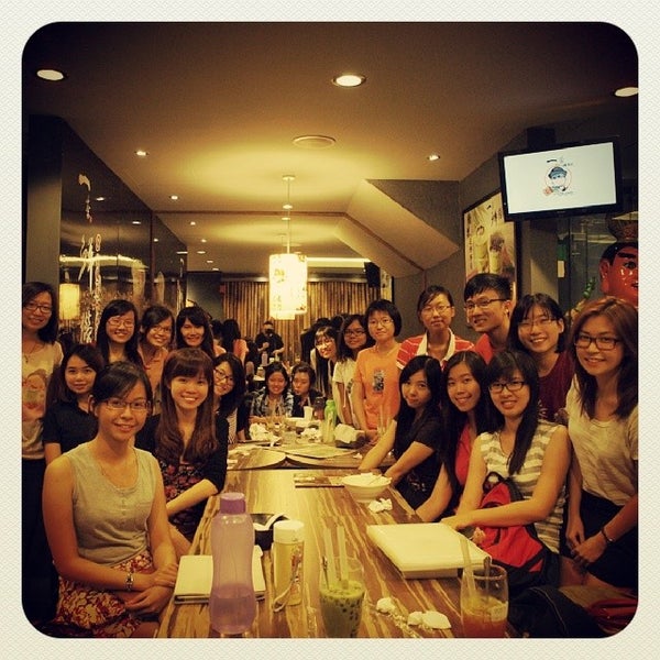 2/19/2014 tarihinde sean t.ziyaretçi tarafından YiCha Cafe'de çekilen fotoğraf