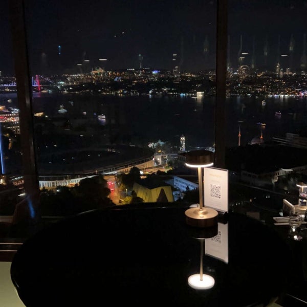 Photo taken at City Lights Restaurant &amp; Bar InterContinental Istanbul by Omar on 8/1/2022