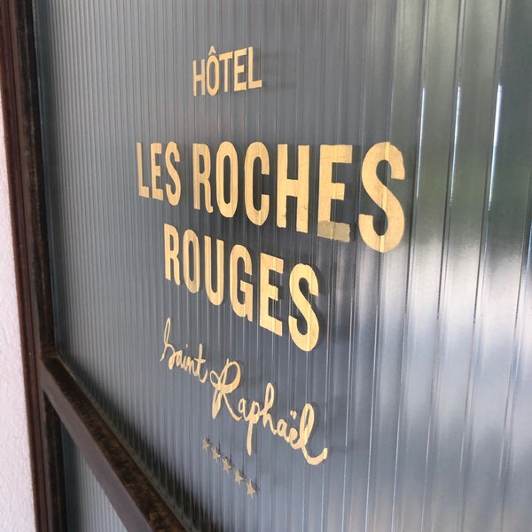 Foto diambil di Hotel Les Roches Rouges oleh Marco M. pada 8/4/2019