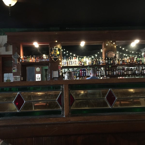 Foto tirada no(a) O&#39;Shea&#39;s Irish Pub por MaryLou J. em 6/5/2018
