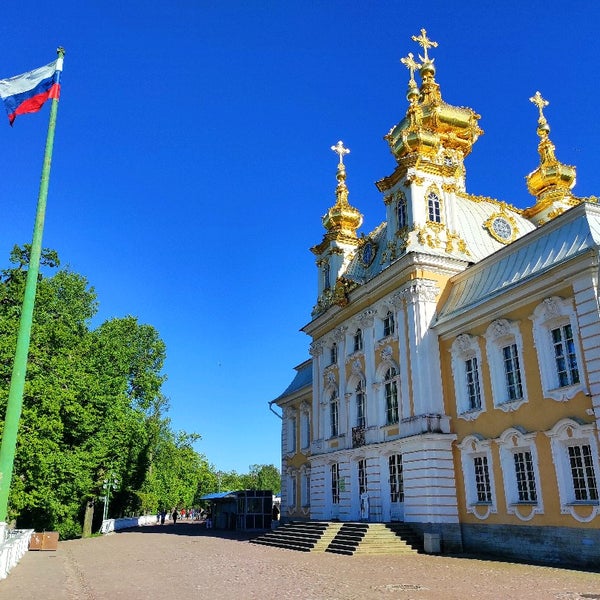 Торговая площадь в петергофе