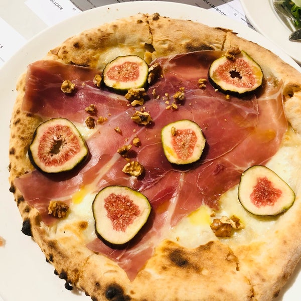 Photo prise au Pizza Fabbrica par Audrey H. le7/11/2021