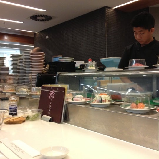 10/16/2012 tarihinde Michael W.ziyaretçi tarafından Hanaichi Sushi Bar + Dining'de çekilen fotoğraf