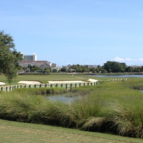 8/27/2013 tarihinde Big Macziyaretçi tarafından Tidewater Golf Club'de çekilen fotoğraf