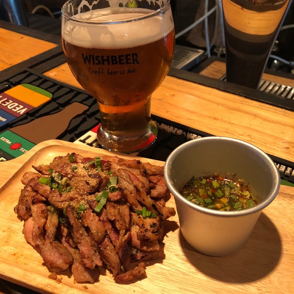 Photo taken at Wishbeer by Foodtaliban .. on 5/24/2018
