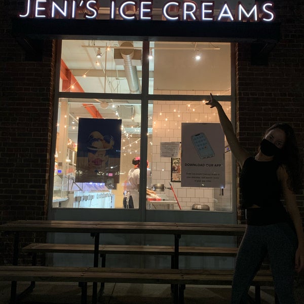 Das Foto wurde bei Jeni&#39;s Splendid Ice Creams von David P. am 9/29/2020 aufgenommen