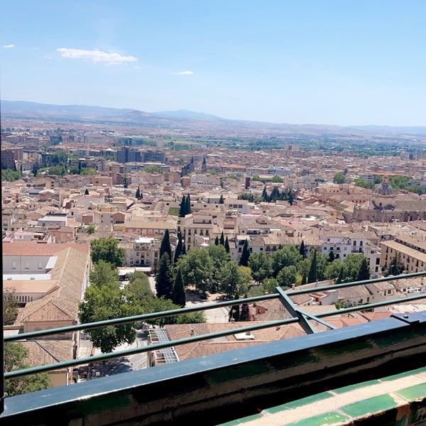 Das Foto wurde bei Hotel Alhambra Palace von بسيط . am 6/15/2023 aufgenommen