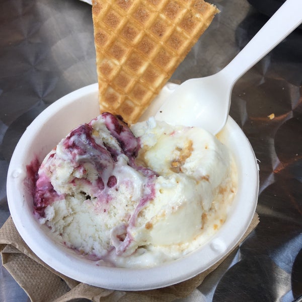 8/29/2020 tarihinde Jason N.ziyaretçi tarafından Jeni&#39;s Splendid Ice Creams'de çekilen fotoğraf