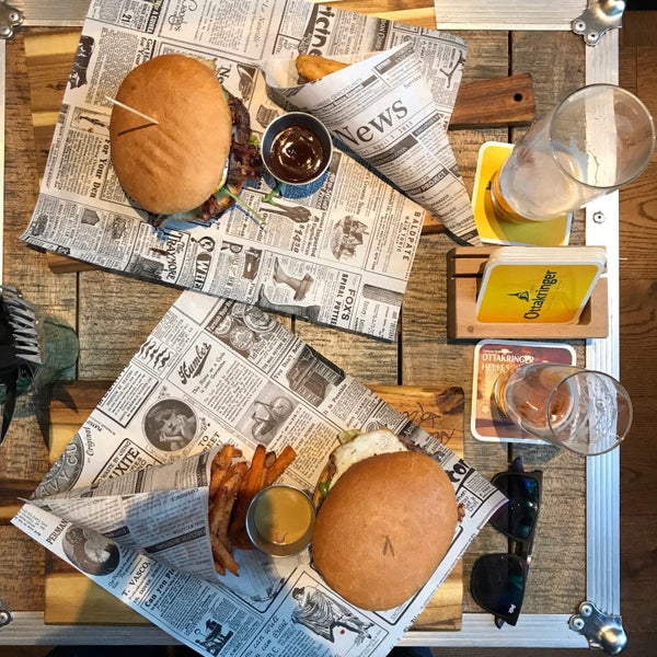 Foto tirada no(a) Addicted to Rock Bar &amp; Burger por Michael G. em 5/2/2019