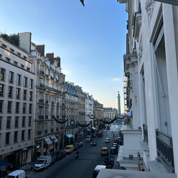 Снимок сделан в Hôtel Westminster пользователем W 12/16/2022