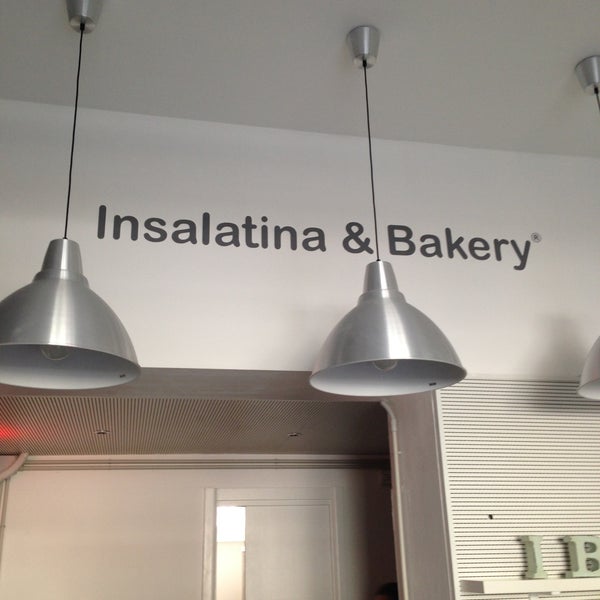 Foto tomada en Insalatina &amp; Bakery®  por Elisabetta C. el 4/17/2013