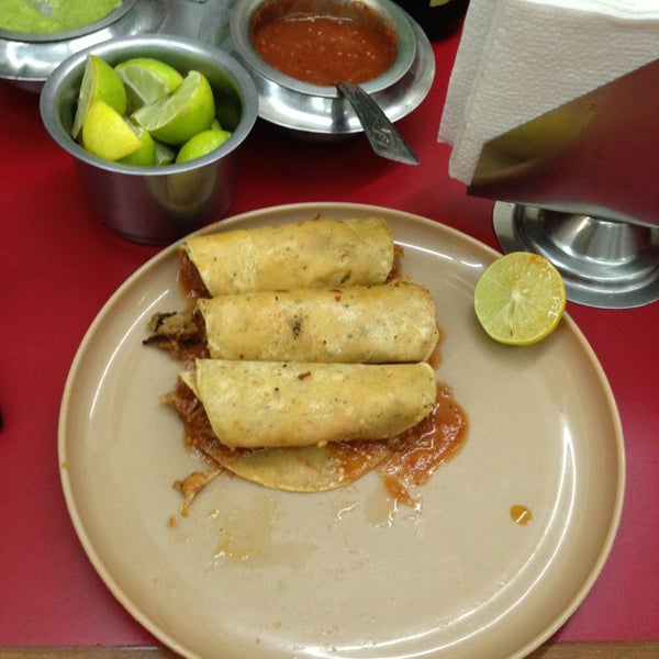 Tacos El Paisa Lindavista Taco Place in Mexico City