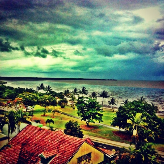 Снимок сделан в Holiday Inn Cairns Harbourside пользователем Marcello V. 11/10/2012