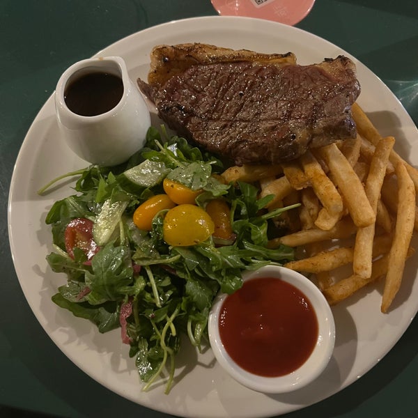 Great sirloin steak, with fresh salad and fries