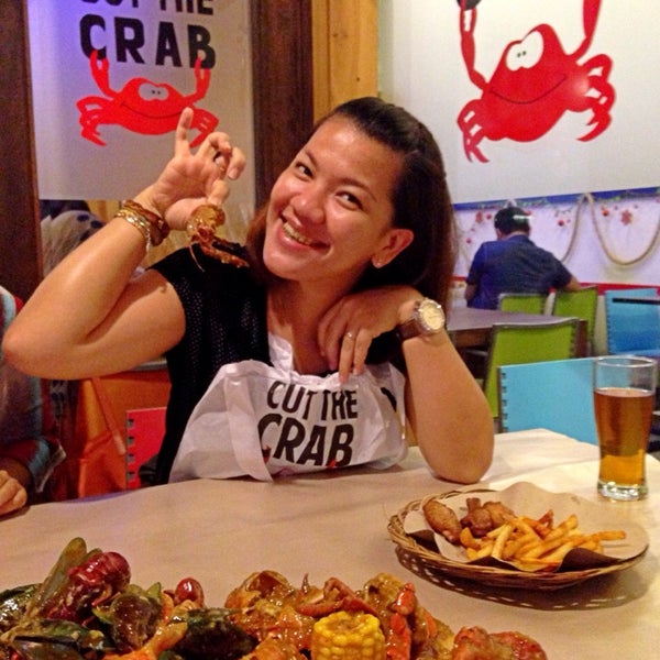 Photo taken at Cut The Crab by Agnes A. on 1/10/2014