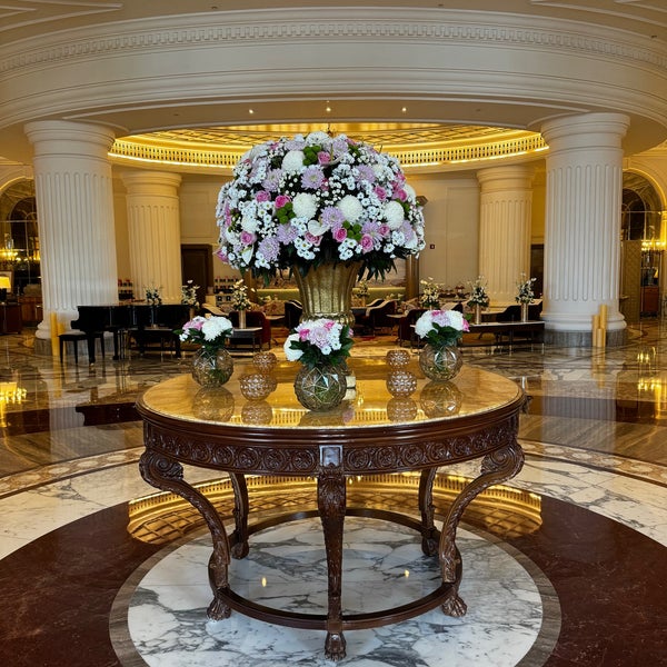 Photo taken at Habtoor Palace Dubai, LXR Hotels &amp; Resorts by ☘️Tati☘️ on 4/29/2024