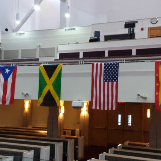 Foto tirada no(a) New Jerusalem Baptist Church por Sandera M. em 8/11/2013