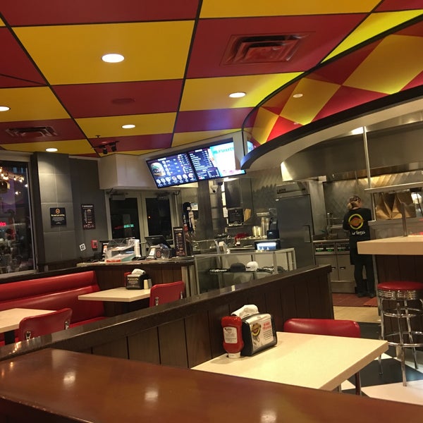 Photo taken at Fatburger by Dottie P. on 9/27/2019