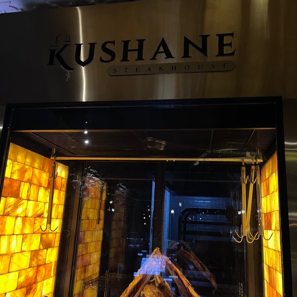 รูปภาพถ่ายที่ KUSHANE STEAKHOUSE      كوشان ستيك هاوس โดย ALSHAHRANI เมื่อ 1/26/2023