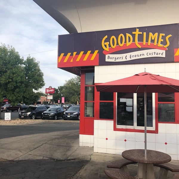 Foto diambil di Good Times Burgers &amp; Frozen Custard oleh Nina G. pada 9/30/2018