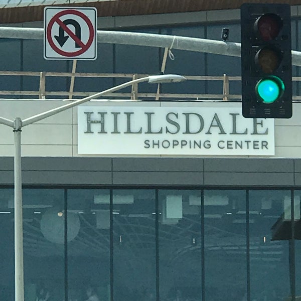 4/27/2019 tarihinde Eric C.ziyaretçi tarafından Hillsdale Shopping Center'de çekilen fotoğraf