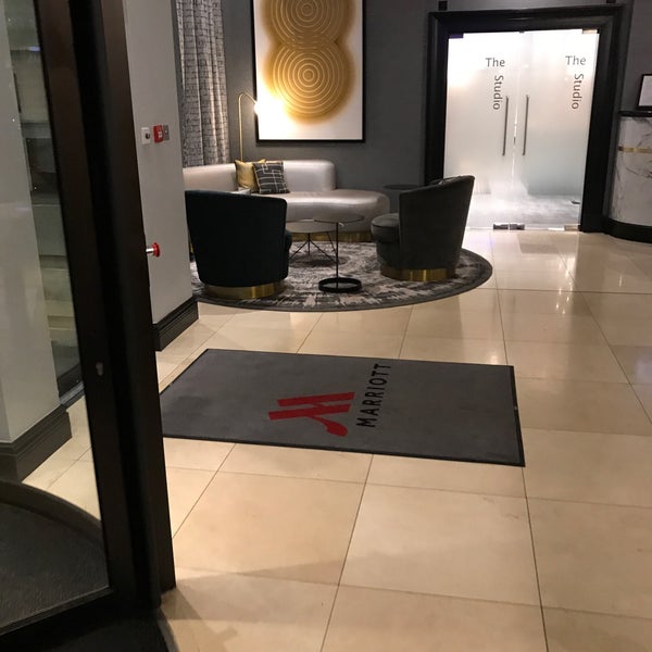 10/16/2019にEric C.がLondon Marriott Hotel Maida Valeで撮った写真