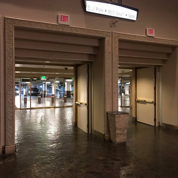 Mandalay Bay Parking Garage Parking in Las Vegas