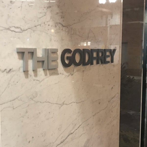 Foto tirada no(a) Godfrey Hotel por Eric C. em 2/13/2019