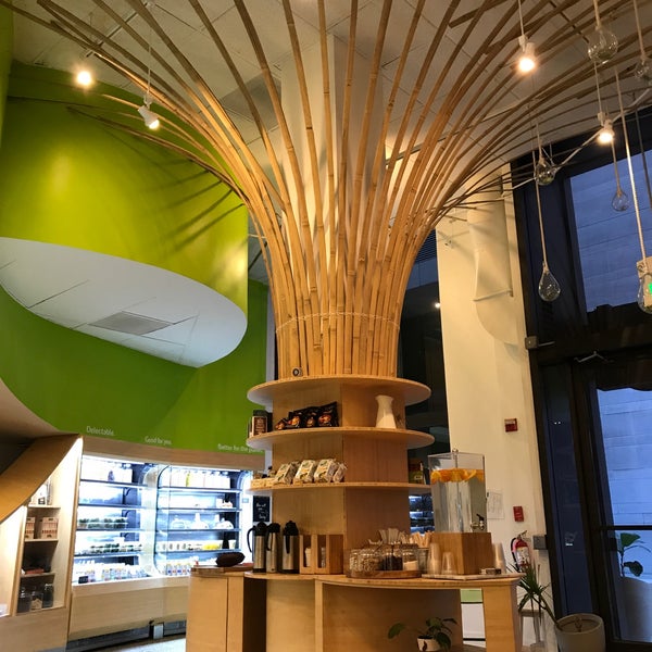 1/19/2018 tarihinde Eric C.ziyaretçi tarafından Newtree Cafe &amp; Chocolate Shop'de çekilen fotoğraf