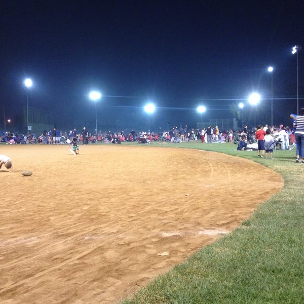 Los Nietos Park 11143 Charlesworth Rd