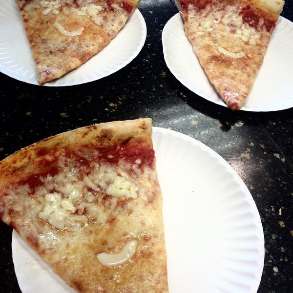 Foto tomada en Joey&#39;s House of Pizza  por Joey&#39;s House of Pizza el 6/6/2015