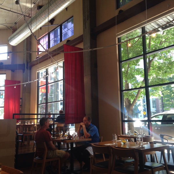 7/21/2016 tarihinde Narda G.ziyaretçi tarafından Seres Restaurant &amp; Bar'de çekilen fotoğraf