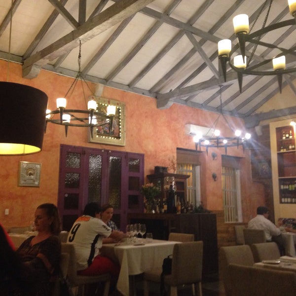 Foto diambil di Restaurante El Santísimo oleh Narda G. pada 5/26/2016