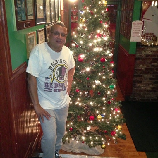 12/11/2012 tarihinde Rudolph G.ziyaretçi tarafından Summers Grill Restaurant &amp; Sports Bar'de çekilen fotoğraf