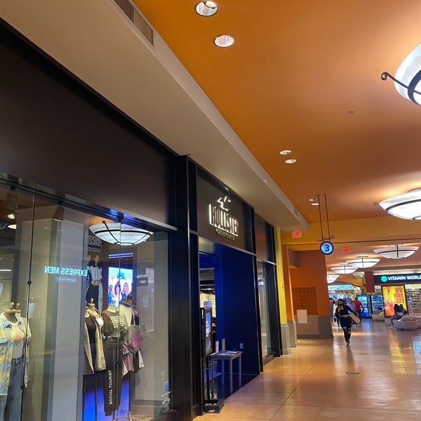 Are Dogs Allowed In Dolphin Mall