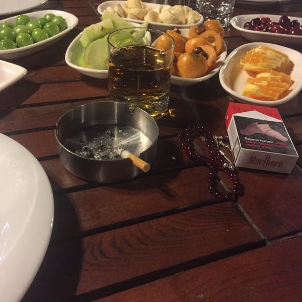 Снимок сделан в Balıklı Bahçe Et ve Balık Restoranı пользователем 👻 M E T İ N 👻 5/1/2018