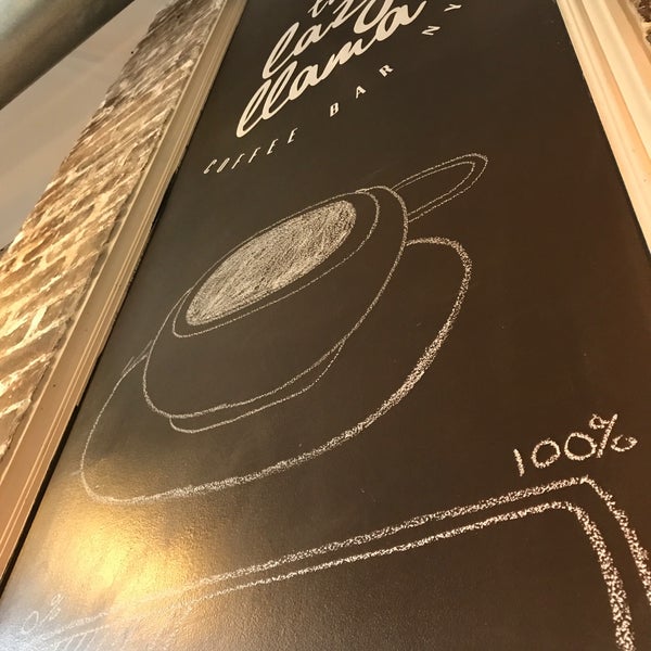 รูปภาพถ่ายที่ The Lazy Llama Coffee Bar โดย Anna O. เมื่อ 11/17/2018