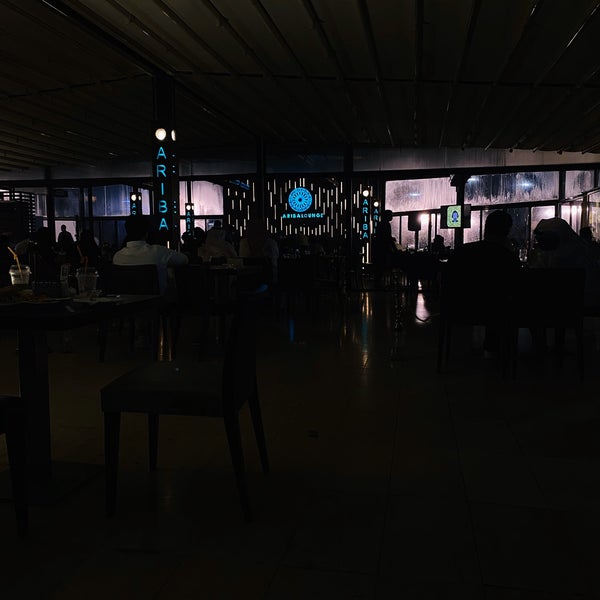 Foto tirada no(a) Ariba Lounge por MOO8 em 6/30/2021