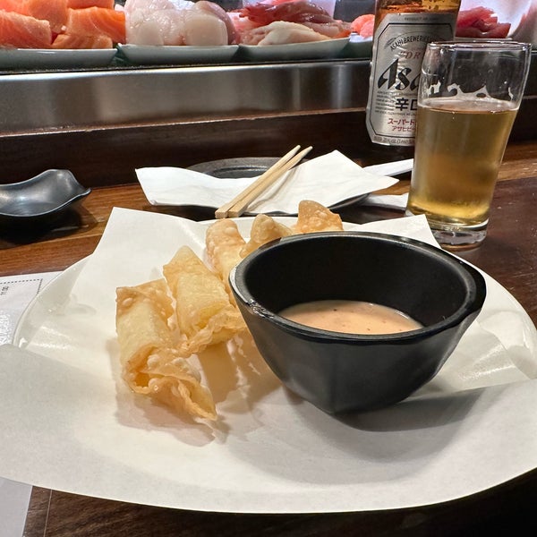 Снимок сделан в Ryoko&#39;s Japanese Restaurant &amp; Bar пользователем Blue H. 5/18/2023
