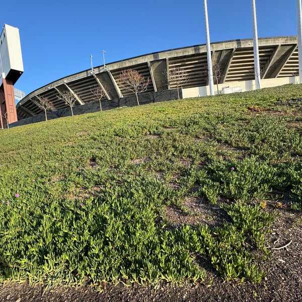 Foto scattata a Oakland-Alameda County Coliseum da Blue H. il 3/8/2024