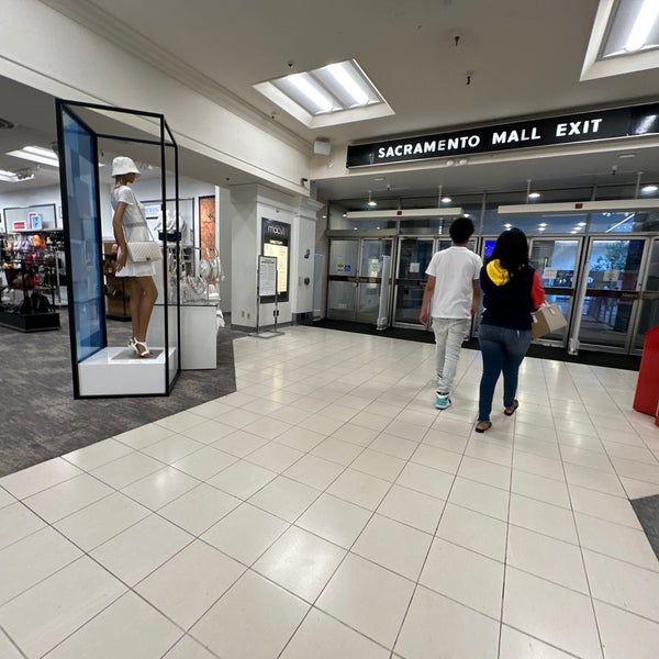 Macy's Downtown Sacramento 414 K St